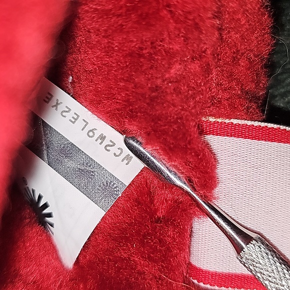 ❤️ UGG Red Indoor/Outdoor Slippers in Size 8 Very GOOD Condition - Picture 4 of 6